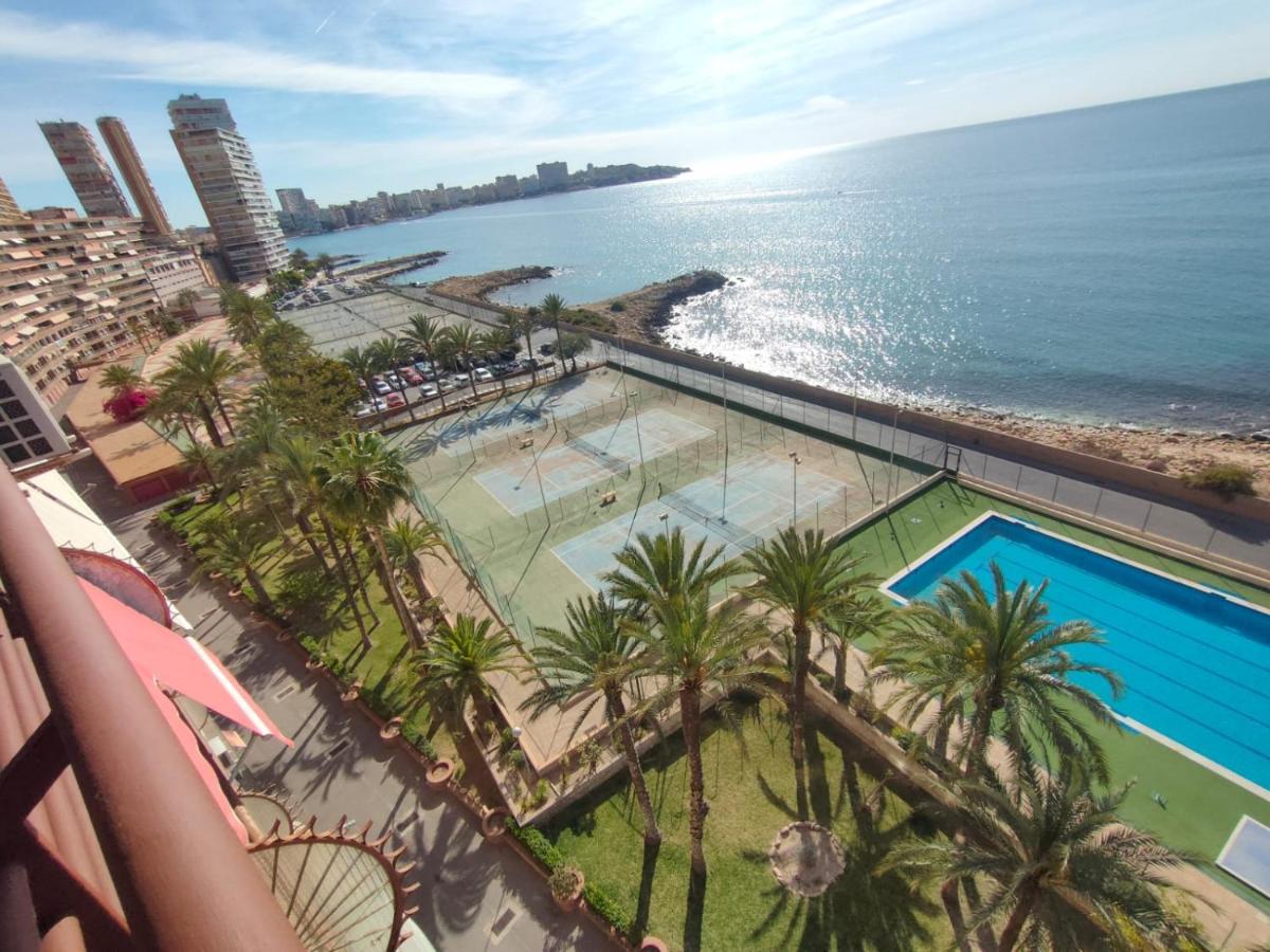 Seaside Serenity: Bright Apartment with Pool and City Proximity Alicante Exterior photo