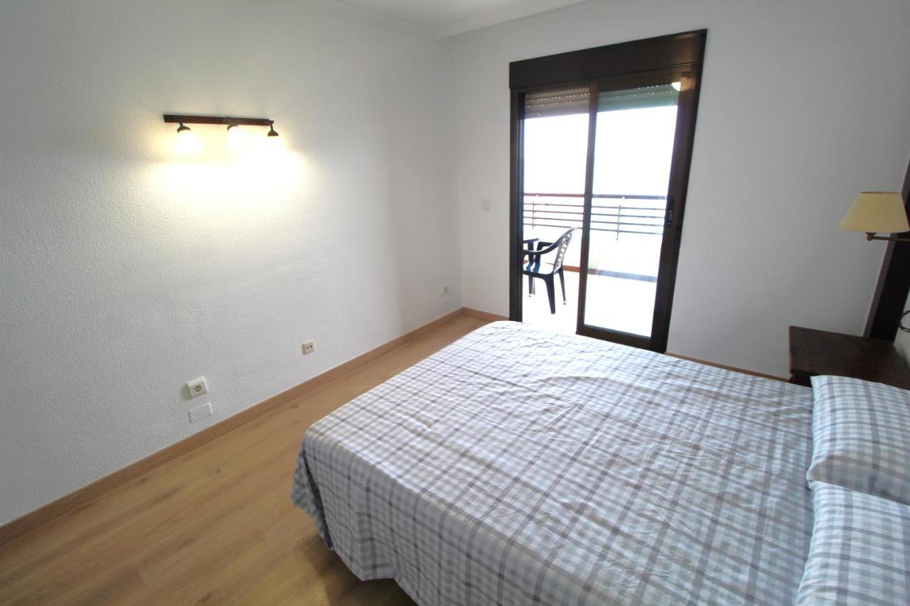 Seaside Serenity: Bright Apartment with Pool and City Proximity Alicante Exterior photo