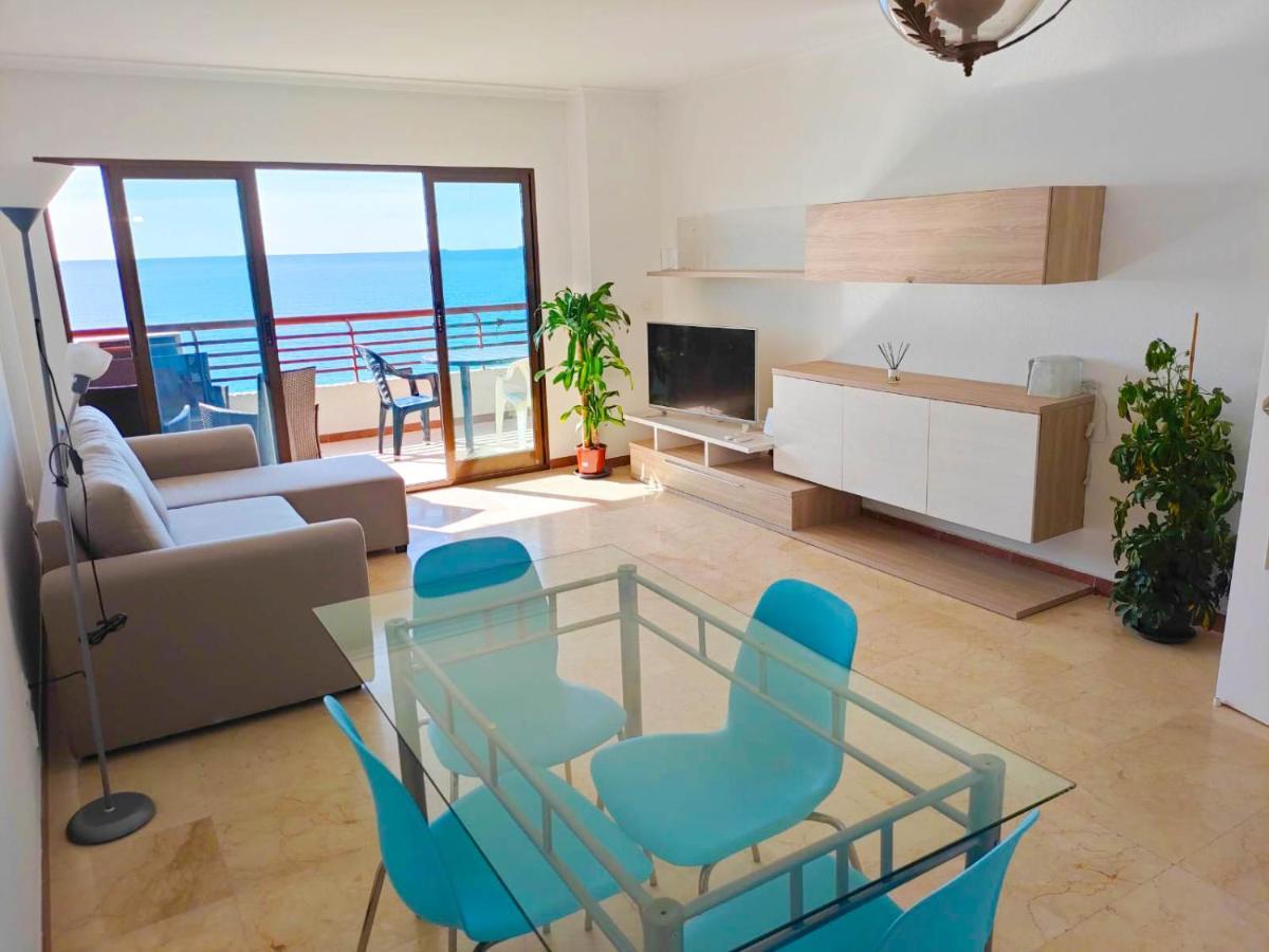 Seaside Serenity: Bright Apartment with Pool and City Proximity Alicante Exterior photo