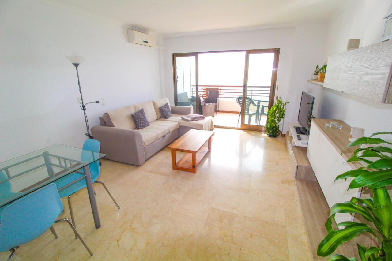 Seaside Serenity: Bright Apartment with Pool and City Proximity Alicante Exterior photo