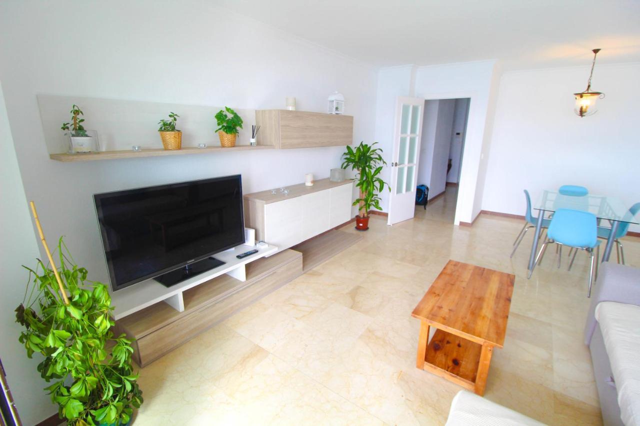 Seaside Serenity: Bright Apartment with Pool and City Proximity Alicante Exterior photo